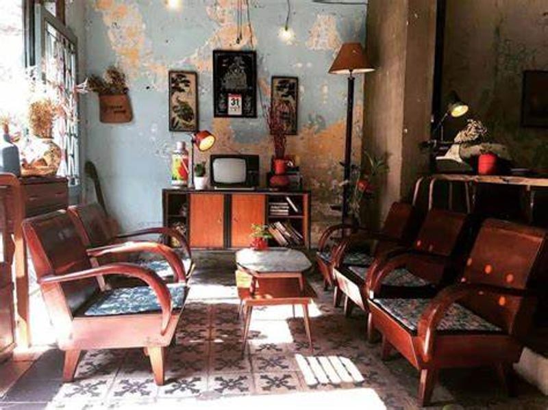 thiết kế cafe 2 tầng cổ điển