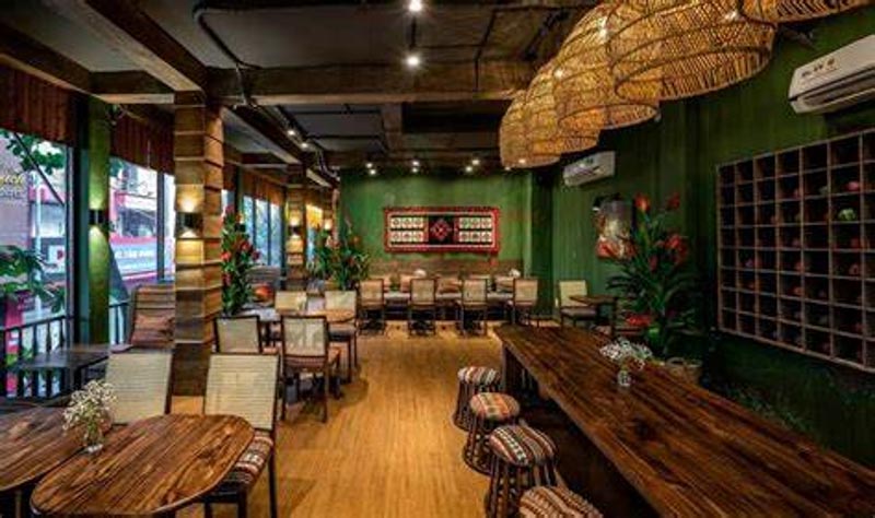 thiết kế quán cafe 2 tầng vintage