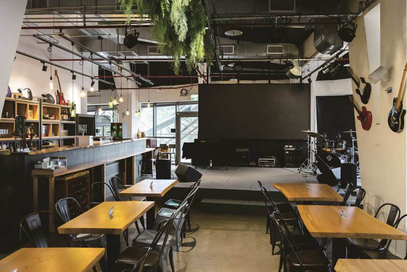 thiet ke quan cafe dep ngang 4m dep