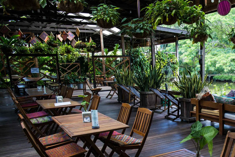 thiet ke quan cafe mat tien ngang 10m dep