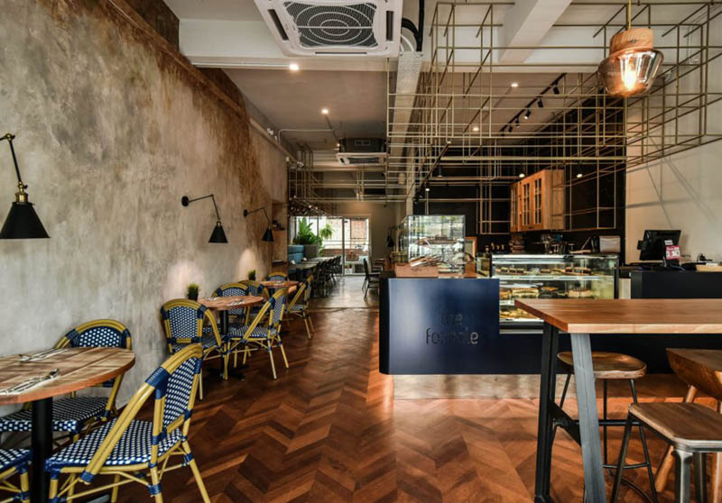 thiet ke quan cafe mat tien ngang 10m hut khach
