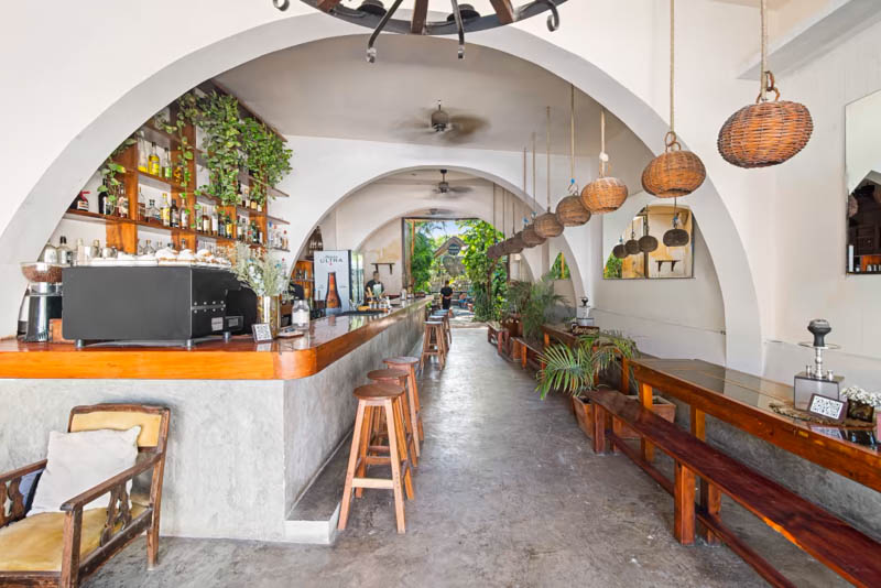 khong gian quan cafe phong cach dia trung hai